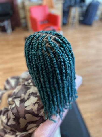African Hair Braiding Feelings gallery picture 2